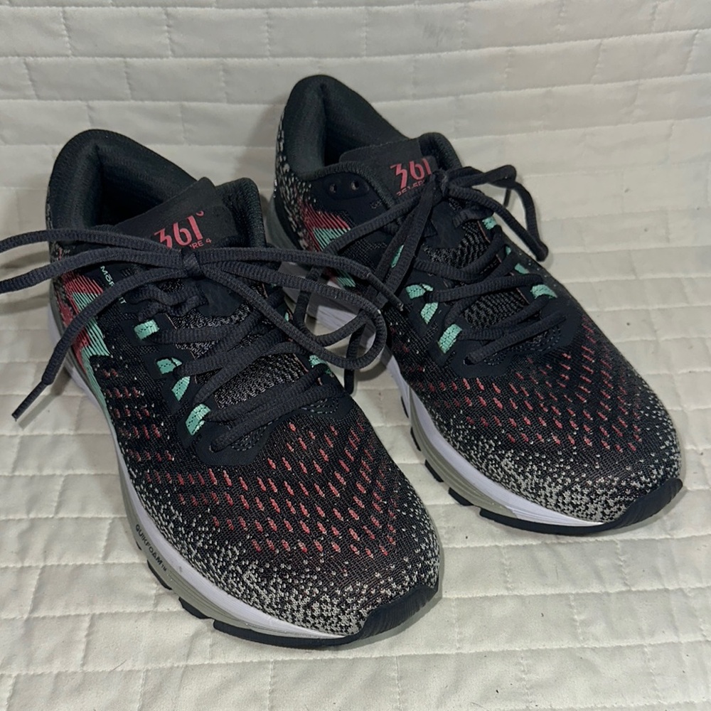 361 degrees Spire 4 Black and Red Athletic Shoes with Breathable Knit Design